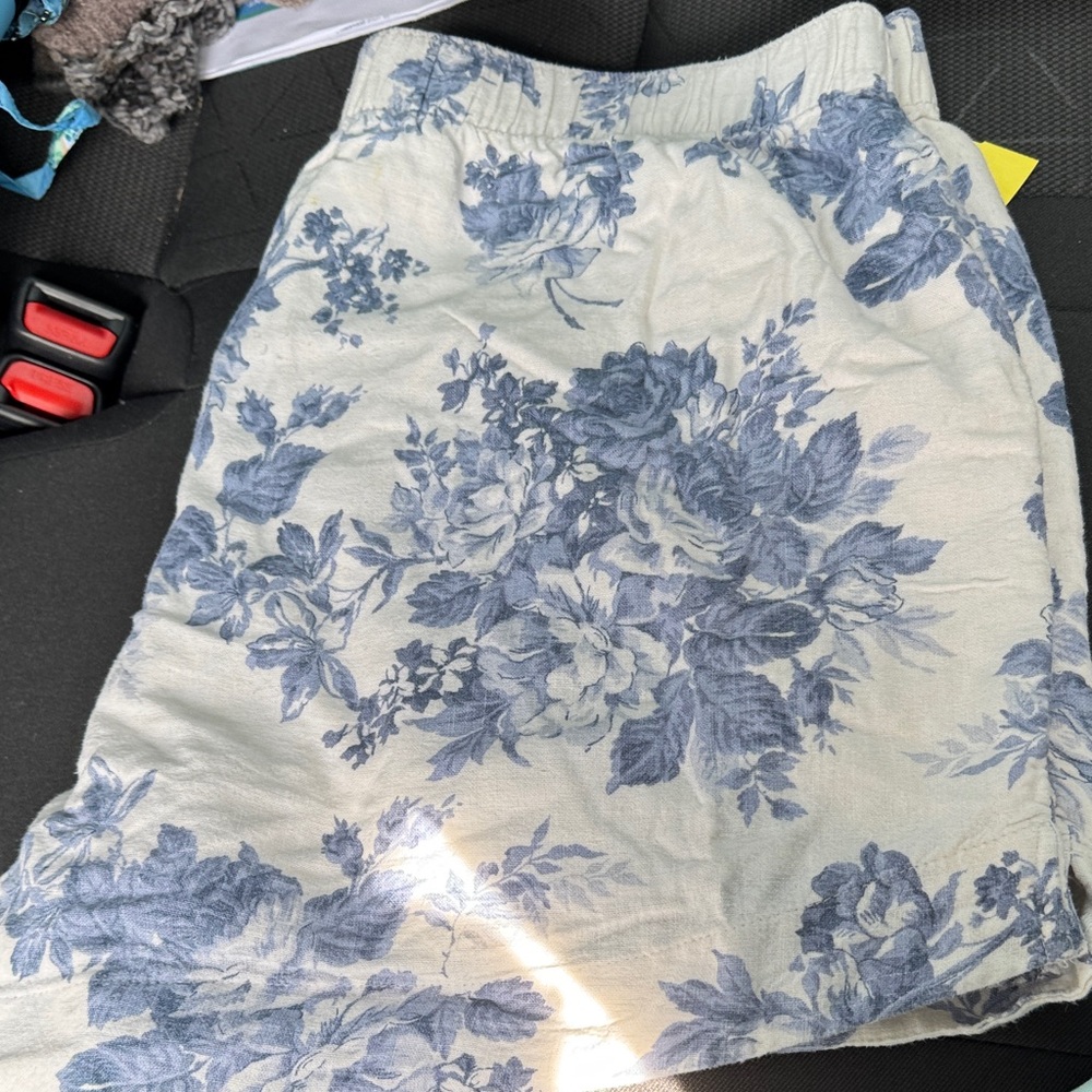 Abercrombie & Fitch Cream Shorts with Blue Floral Print